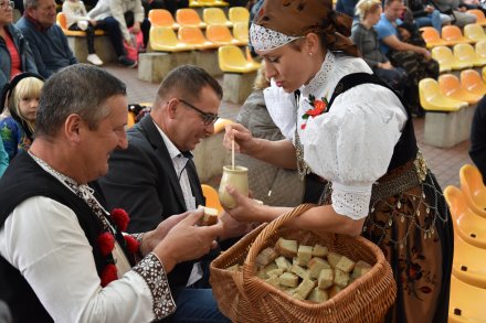 Obrzęd dożynkowy w amfiteatrze